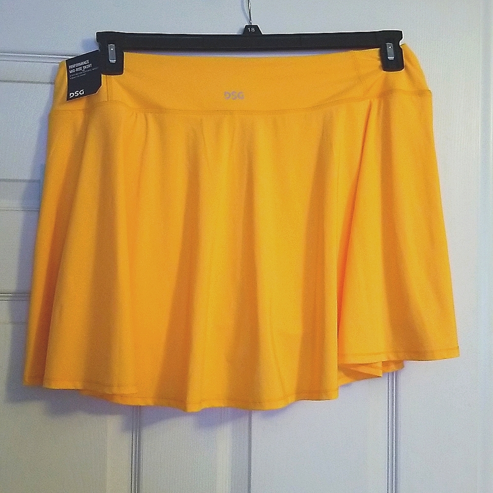 DSG Women's Performance Flounce Skort